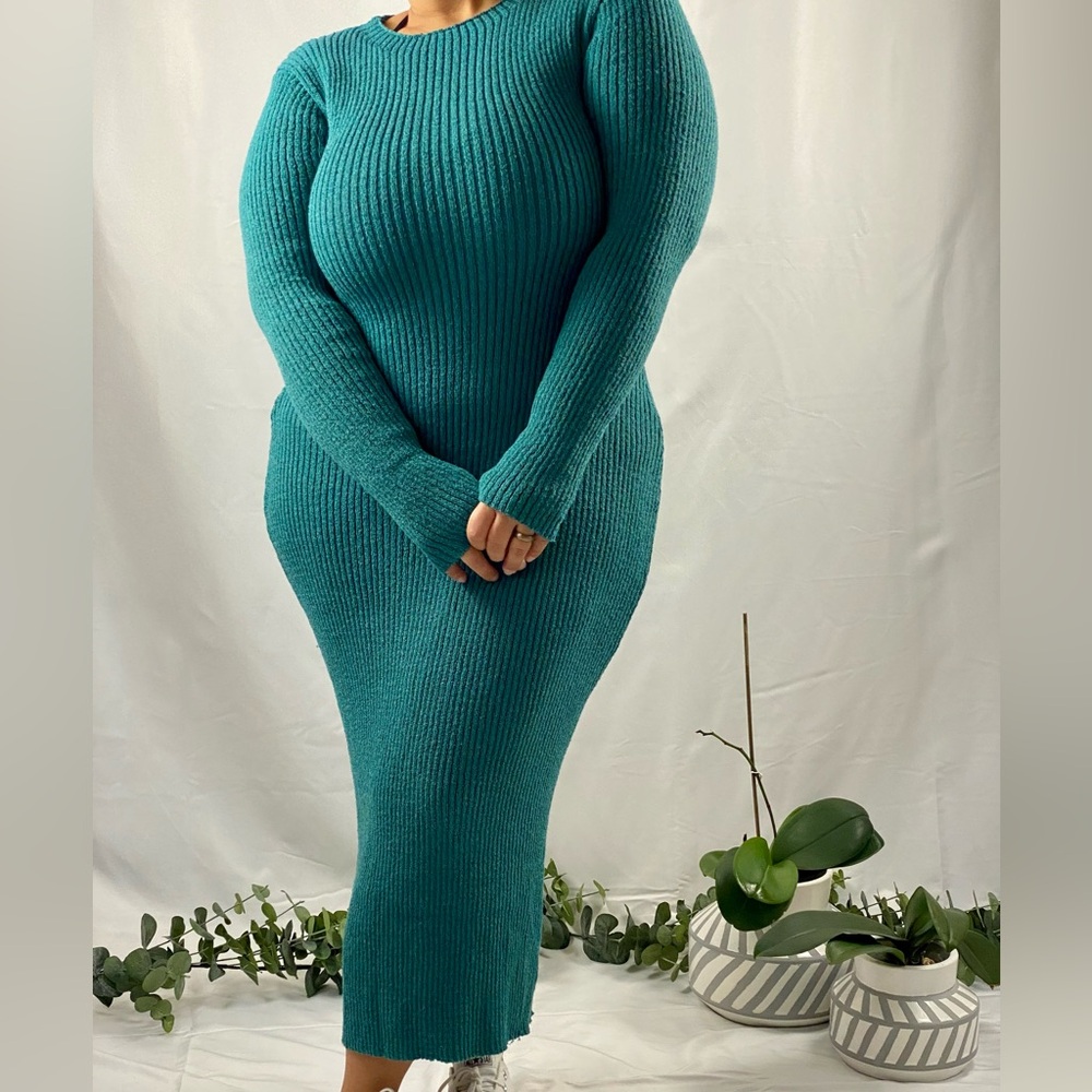 Plus Size - Chic Teal Long Sleeve Knit Dress